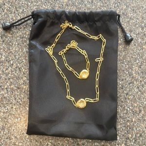 Gold necklace and bracelet set